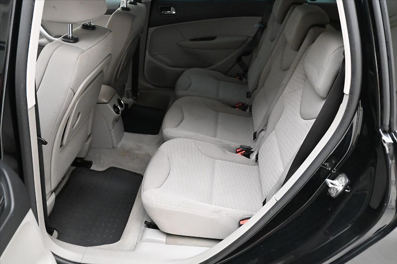 Peugeot 308 1,6 SW HDI 82 kW Panorama - fotka 14 z 29