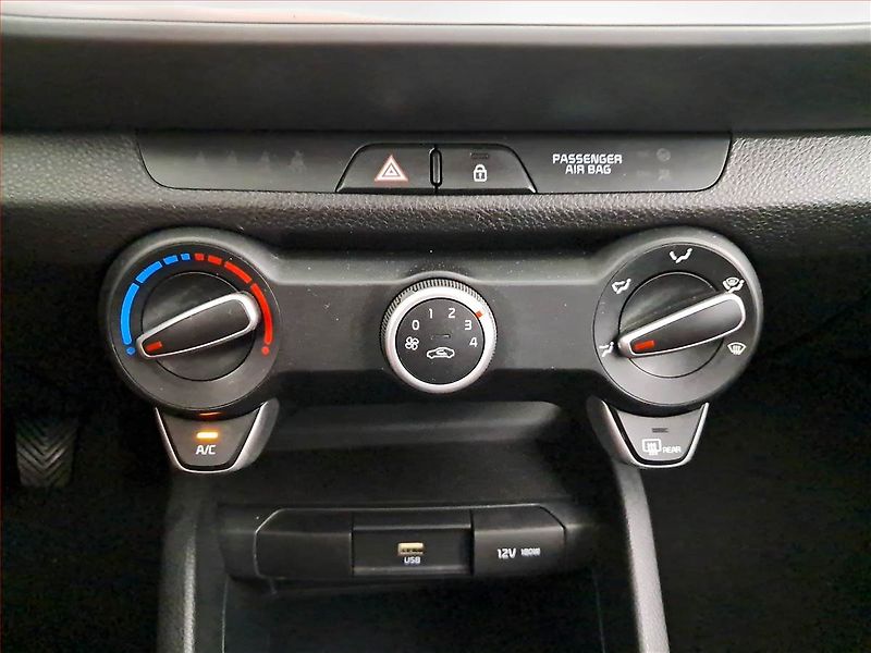 Kia Stonic (2022) 1.2 DPI, ČR,1.maj, Serv.kniha - fotka 13 z 17