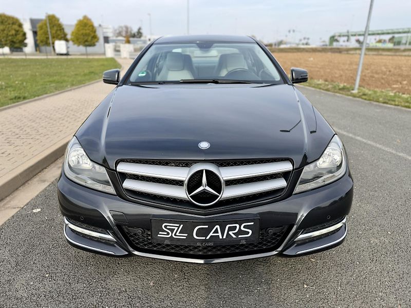 Mercedes-Benz Třídy C 180 CGI NAVI MANUAL SERVISKA - fotka 8 z 48