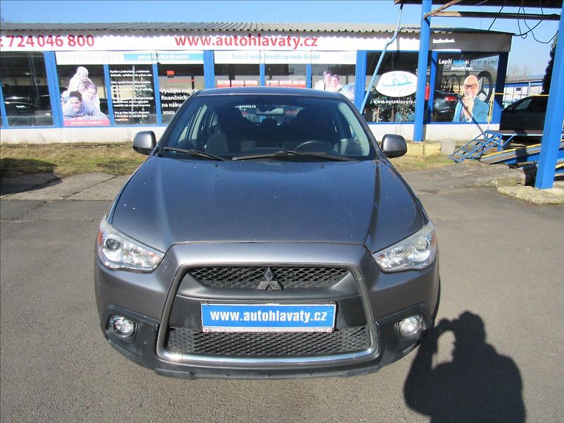 Mitsubishi ASX 1,8 Di-D 110kW 4x4 - fotka 2 z 27