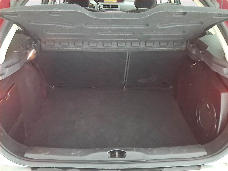 Citroën C4 (2005) Exclusive 1.6 HDi, nová STK - fotka 13 z 17