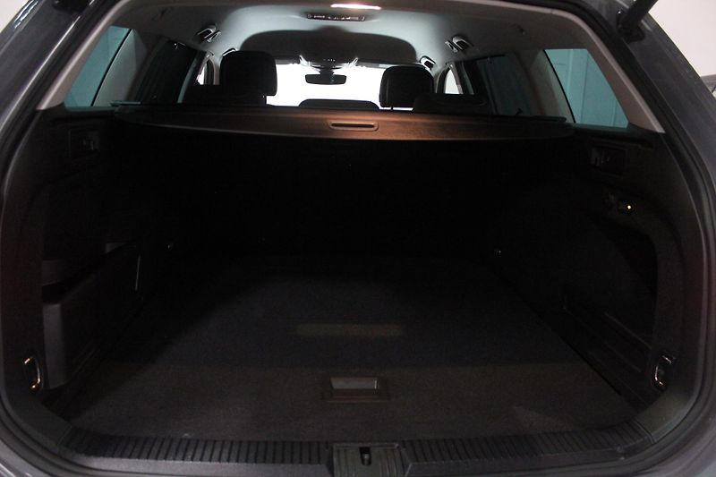 Volkswagen Passat (2023) R-Line 110kW,Webasto,360,Tažné - fotka 10 z 26