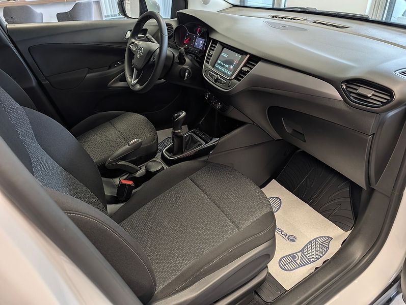 Opel Crossland X 1.2 T - fotka 23 z 26