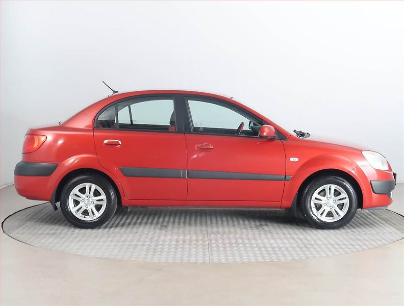 Kia Rio (2008) 1.4 16V, po STK, jezdí výborně - fotka 6 z 15