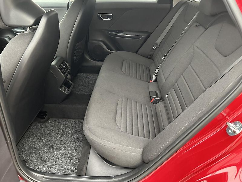 Kia K4 1.6 T-GDi EXCLUSIVE 110 KW (20 - fotka 8 z 26