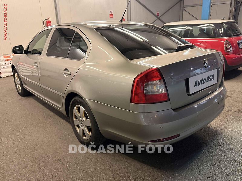 Škoda Octavia (2009) 1.9 TDi, 2.maj,ČR - fotka 2 z 3