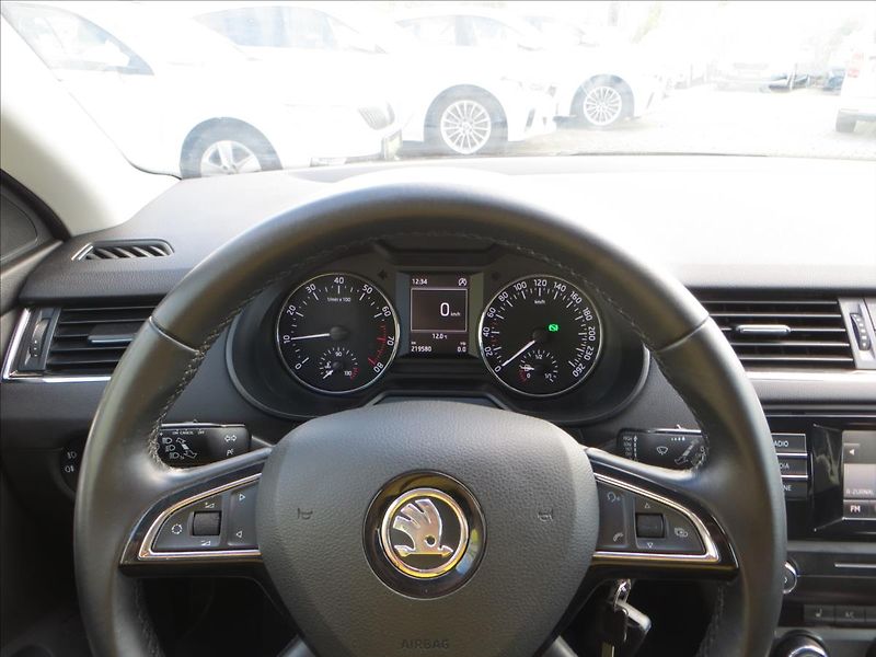Škoda Octavia 1,2 TSI Ambition Plus DSG7 ČR - fotka 18 z 21