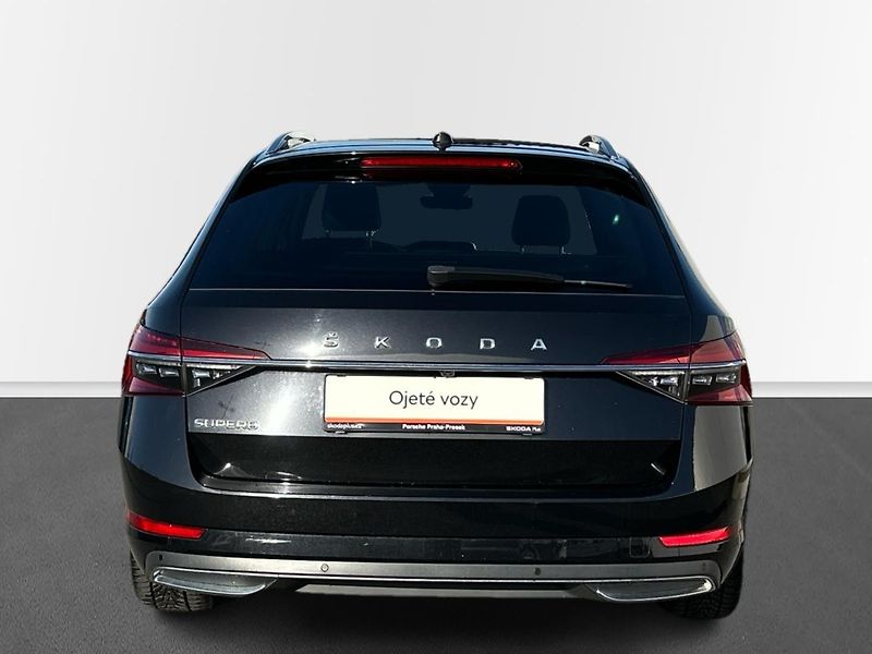 Škoda Superb L&K 2.0 TDI 147 kW DSG Combi - fotka 9 z 23