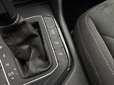 Volkswagen Tiguan 1,5 TSi DSG HUD KAMERA TAŽNÉ - náhled 32
