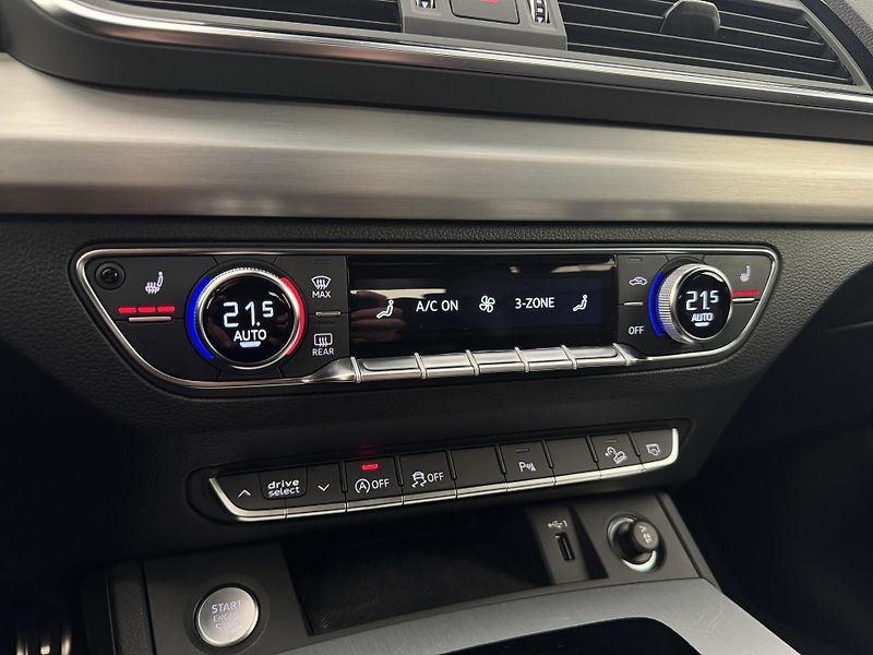Audi Q5 SB*40tdi*ČR*DPH*S-Line*Vzduch* - fotka 29 z 42