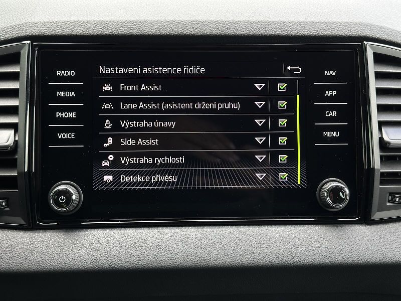 Škoda Karoq 2.0TDi 4x4 DSG 150PS Sportline - fotka 33 z 47