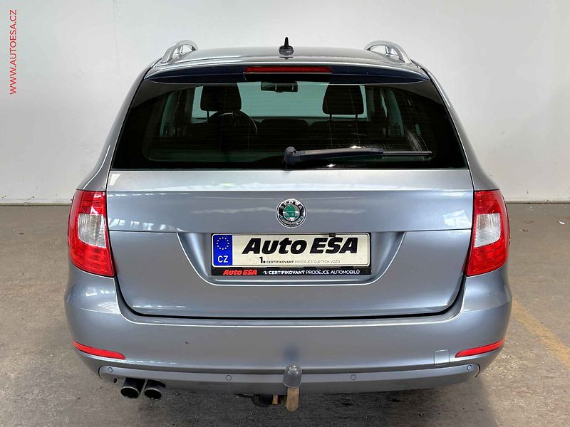 Škoda Superb (2012) 2.0 TDi, Ambition, xenon - fotka 5 z 15