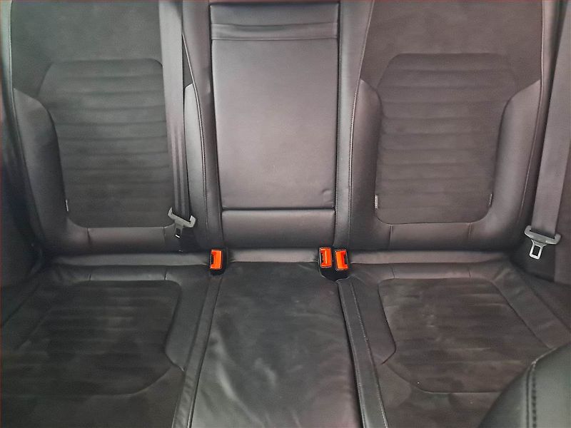 Volkswagen Passat (2012) 2.0 TDI, Automat, Navi - fotka 10 z 20