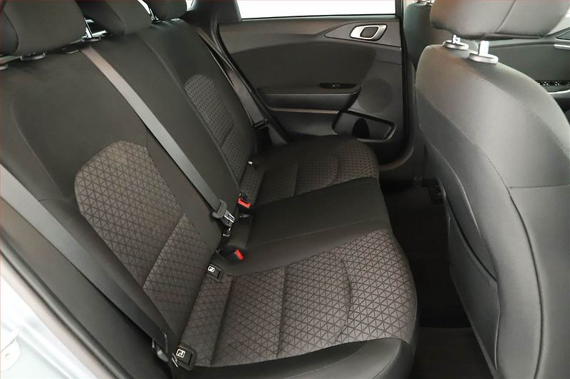 Kia Ceed (2022) 1.5 T-GDI, ČR,1.maj - fotka 7 z 14