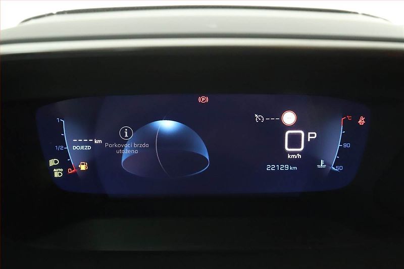 Peugeot 2008 (2020) GT Line 1.5 BlueHDi, Automat - fotka 8 z 18