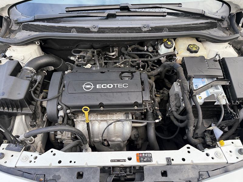 Opel Astra 1.6i - fotka 21 z 22