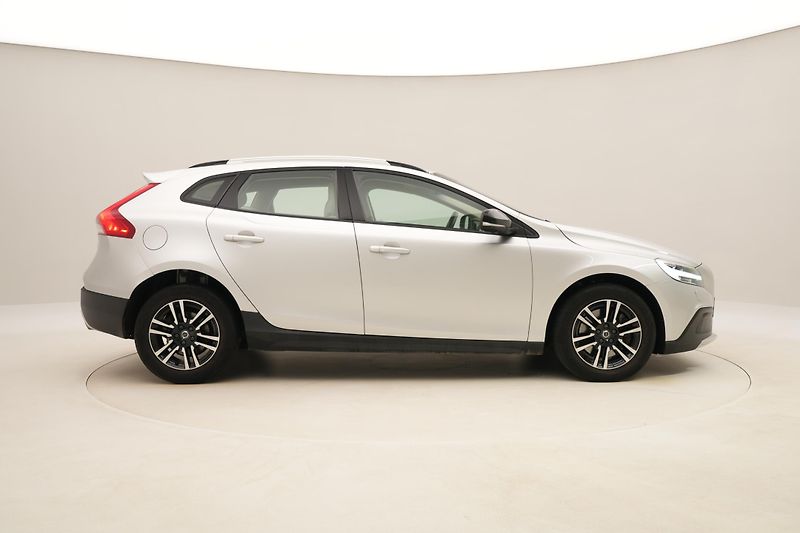 Volvo V40 CC D3 MOMENTUM AUT  - fotka 12 z 43