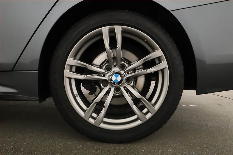 BMW Řada 4 (2019) M Paket 420d xDrive - fotka 12 z 21