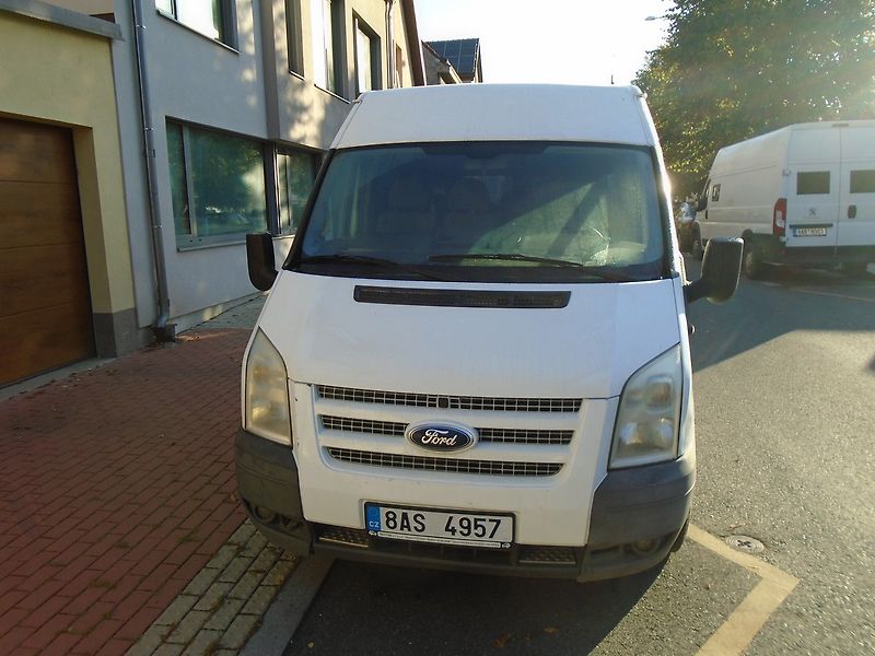 Ford Transit (2013) 2.2 TDCi L3H2 BUS 9 míst * - fotka 2 z 33
