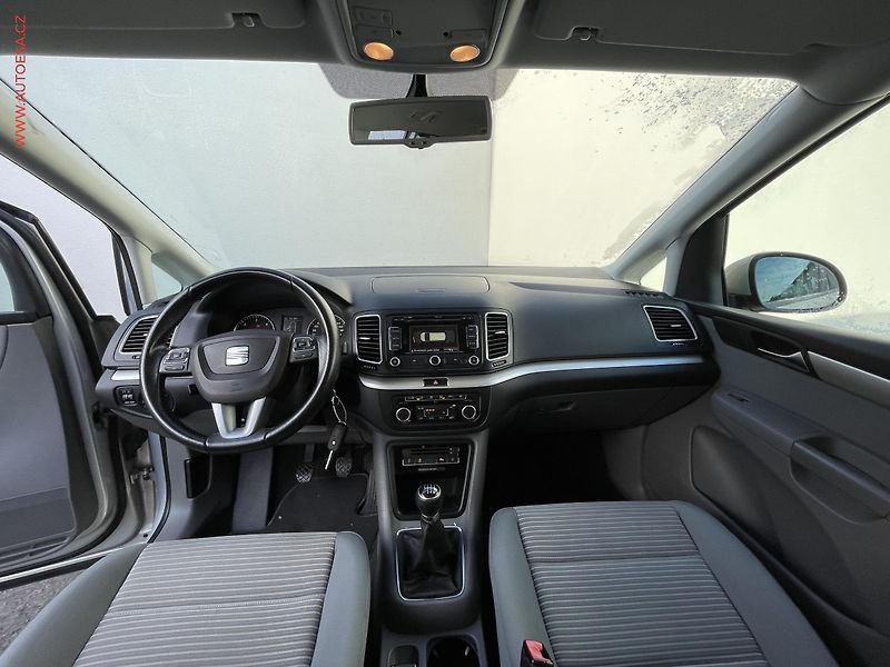 Seat Alhambra (2011) 2.0 TDi 4x4, Style, navi - fotka 8 z 19