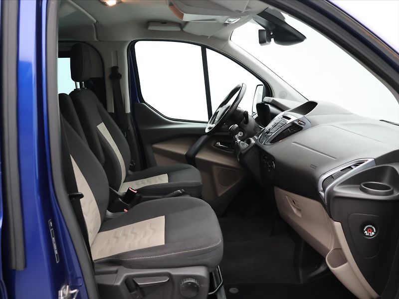 Ford Tourneo Custom 2,0 TDCi 125 kW LWB CZ - fotka 12 z 30