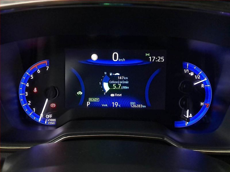 Toyota Corolla (2022) Comfort 1.8 Hybrid - fotka 11 z 22