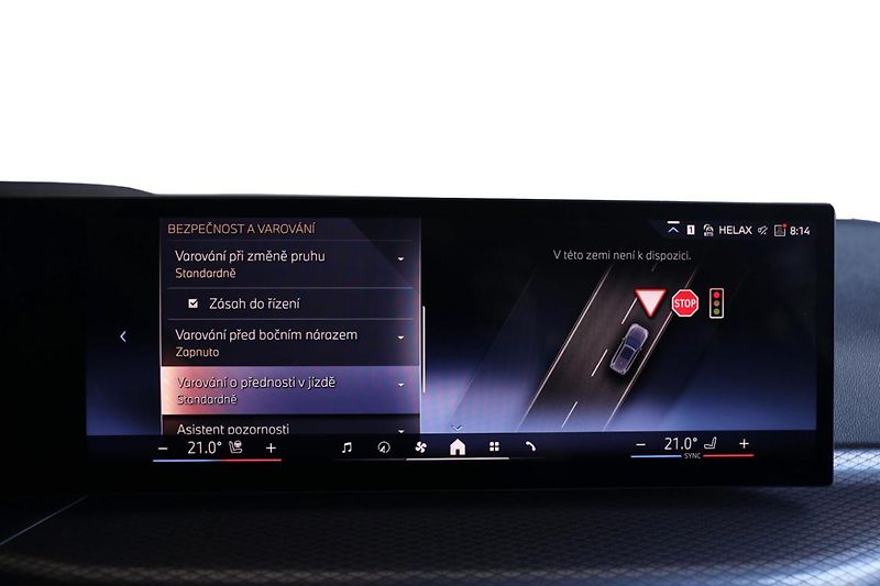 BMW Řada 3 330d xDrive Touring - fotka 17 z 28