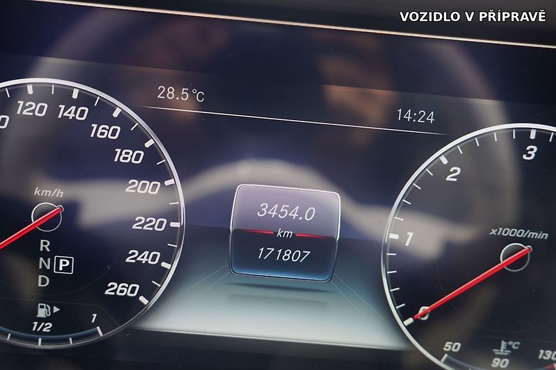 Mercedes-Benz CLS 400d AMG/4Matic/Burmester/s.kn - fotka 12 z 13