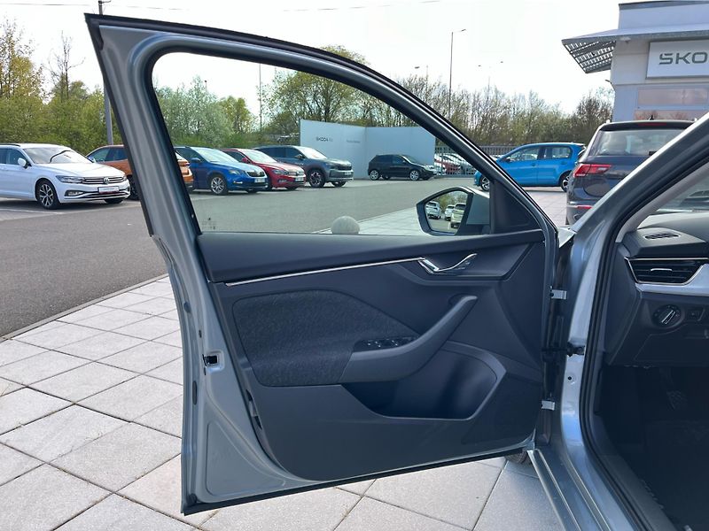 Škoda Scala 1,0 TSI 85 kW TOP SELECTION - fotka 21 z 28