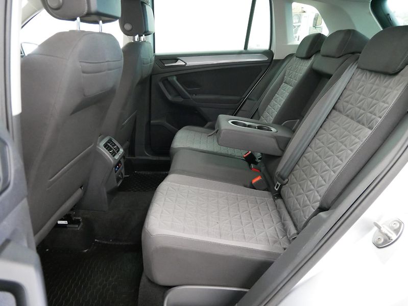 Volkswagen Tiguan - fotka 26 z 28