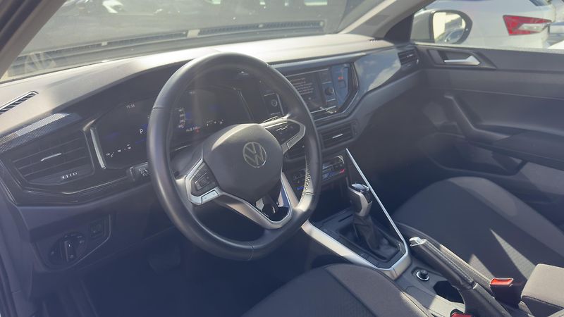 Volkswagen Taigo (2024) 1.0TSI DSG 81kW Display  - fotka 5 z 7