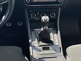 Škoda Superb 2,0 TDI Combi Sportline DCC - náhled 13