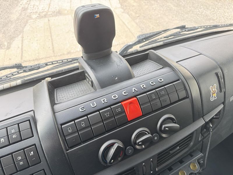 Iveco Eurocargo (2019) 120E22 EL - shrnovačka - vrata - fotka 31 z 32