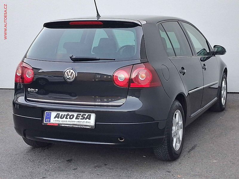 Volkswagen Golf (2008) 1.6i, Navi, AC - fotka 4 z 15