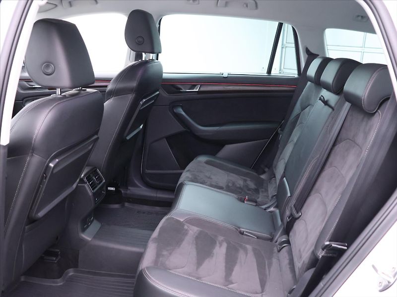 Škoda Kodiaq 2,0 TDI 147kW DSG Scout 4x4 CZ - fotka 16 z 42