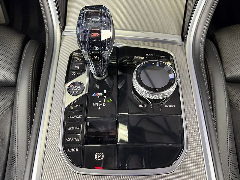 BMW M8 M850 xDrive M-SPORT, H&K, HUD, - fotka 29 z 36