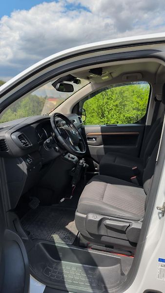 Toyota ProAce (2022) ČR L2 Automat 8 pax Webasto - fotka 4 z 28