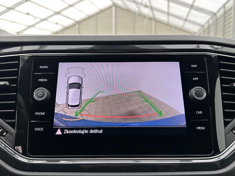 Volkswagen T-Roc 2.0 TSI 4x4 Highline - fotka 9 z 25