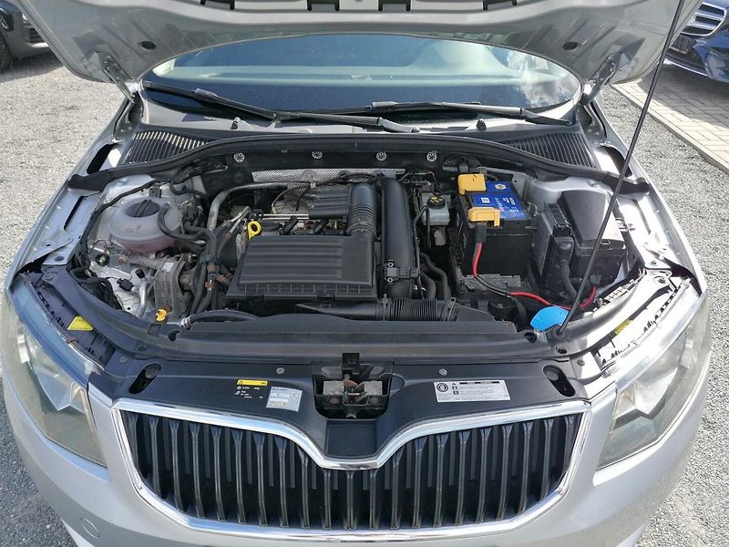 Škoda Octavia (2014) 1.4 TSi 1.majitel ČR - fotka 20 z 20