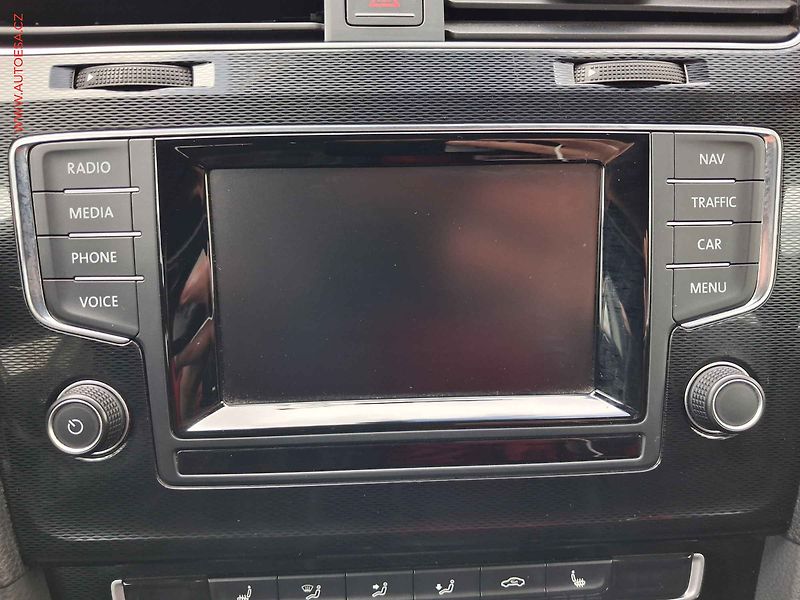 Volkswagen Golf (2013) 2.0 TSi, GTi, bixen, navi - fotka 13 z 17