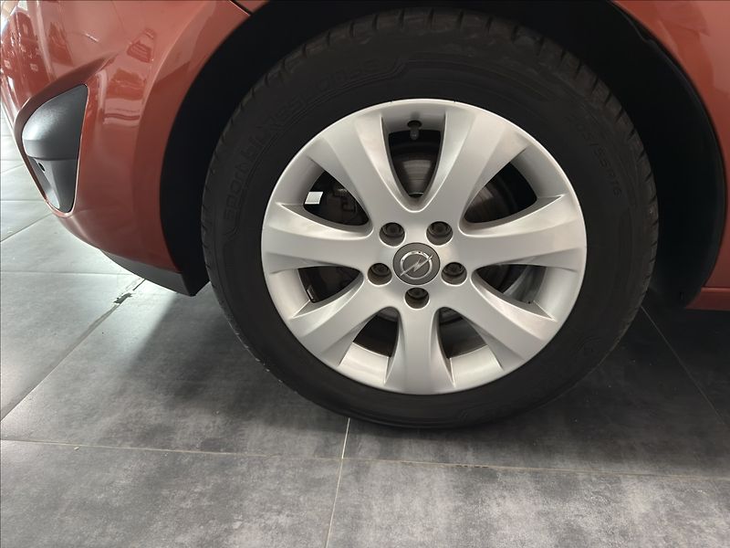 Opel Meriva 1,4   TURBO EDICE 150 FLEXFIX - fotka 32 z 39