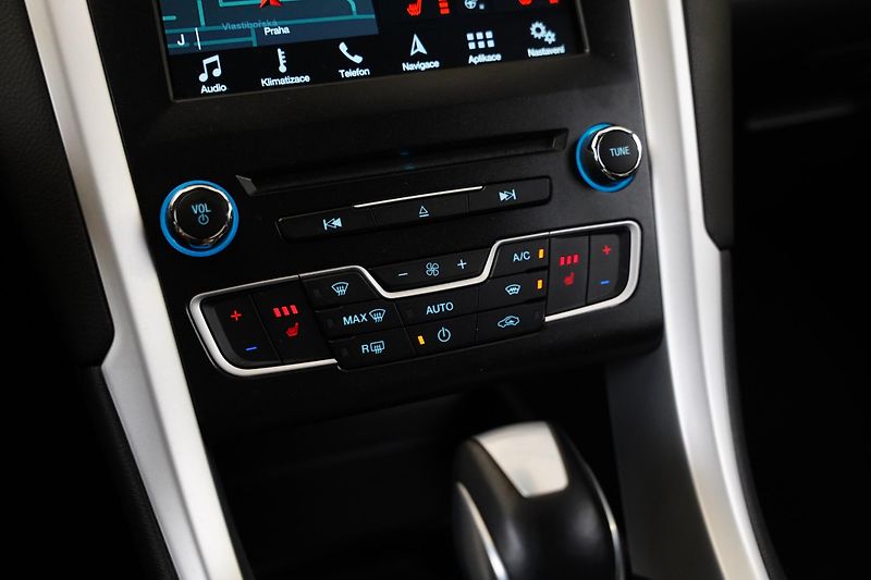 Ford Mondeo - fotka 20 z 23