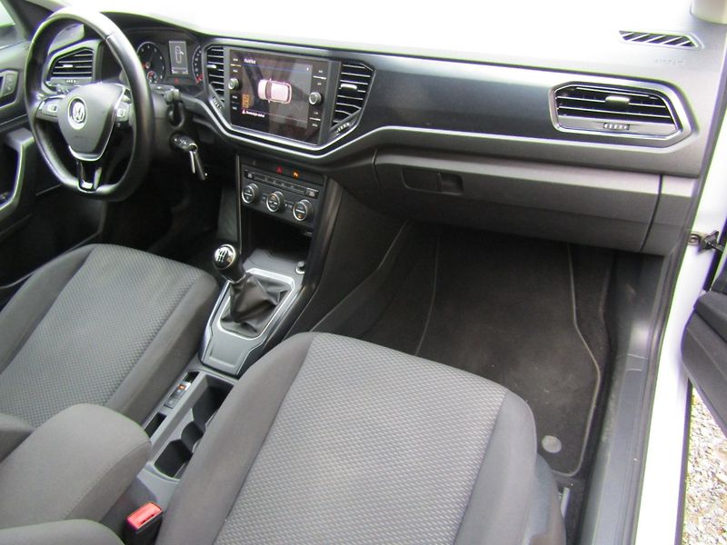 Volkswagen T-Roc (2018) 1.0 TSI 85kW  1.majitel - fotka 14 z 39