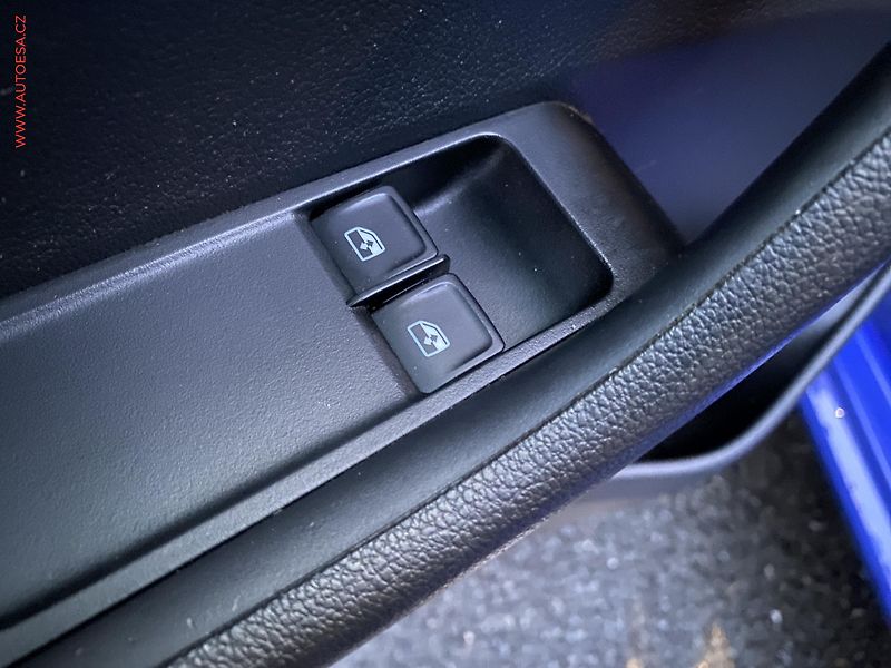 Škoda Fabia (2019) 1.0 TSi, 1.maj,ČR, Active, AC - fotka 11 z 15