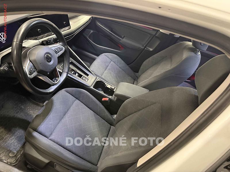 Volkswagen Golf (2021) 1.0eTSi, ČR - fotka 3 z 3