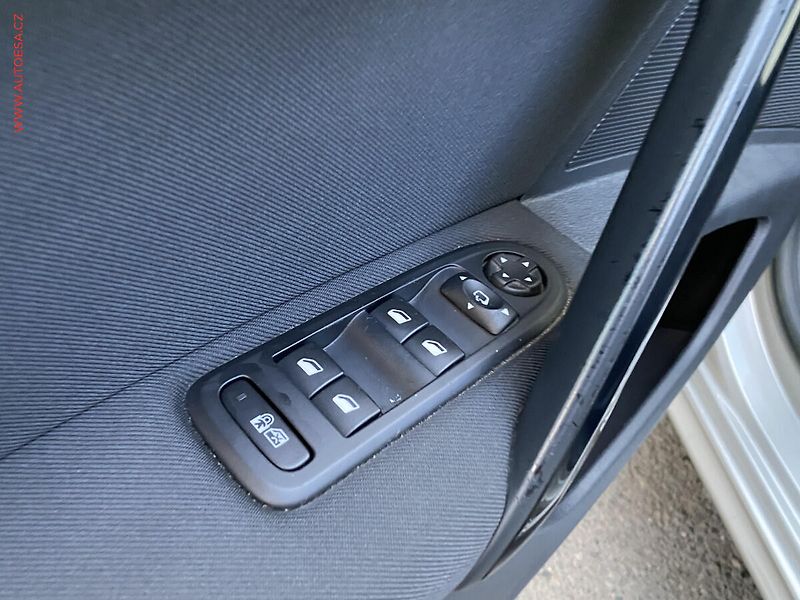 Peugeot 508 (2012) 2.0 HDi, ČR, AT - fotka 13 z 17