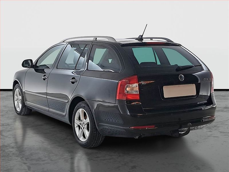 Škoda Octavia (2011) 1.6 TDI, Navi, Xenony - fotka 4 z 20