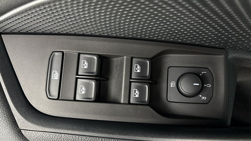 Škoda Octavia 2.0 TDI Ambition Combi - fotka 21 z 23
