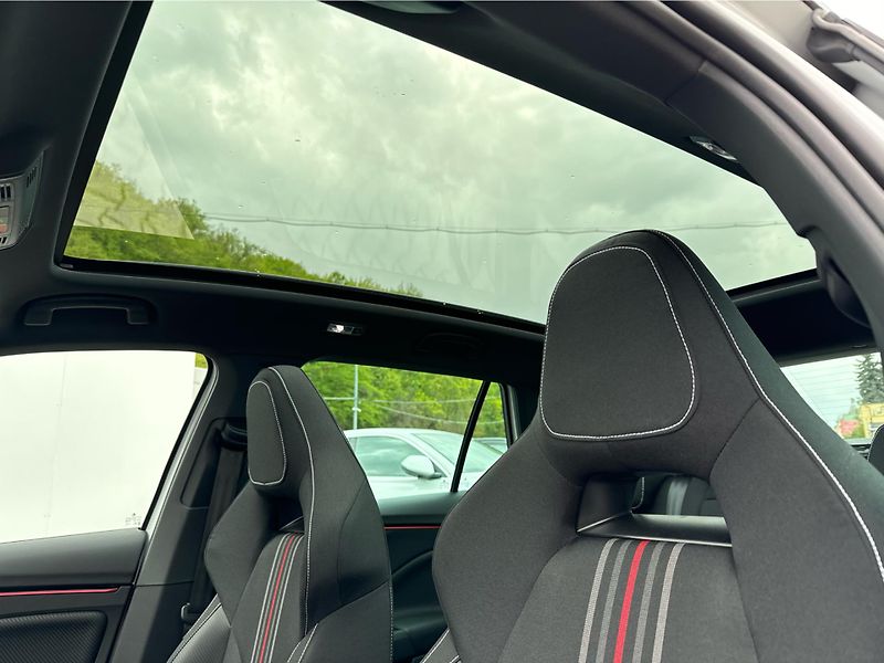 Škoda Kamiq Monte Carlo 1,0 TSI 85 kW 7-st - fotka 19 z 24