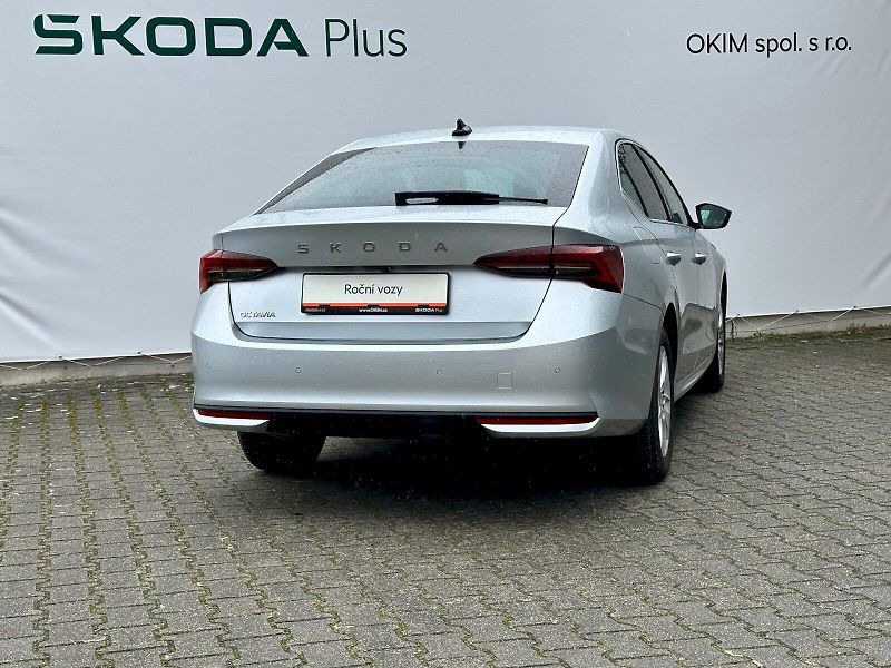 Škoda Octavia (2024) 1.5 TSI 110kW MHEV Top Selecti - fotka 2 z 24
